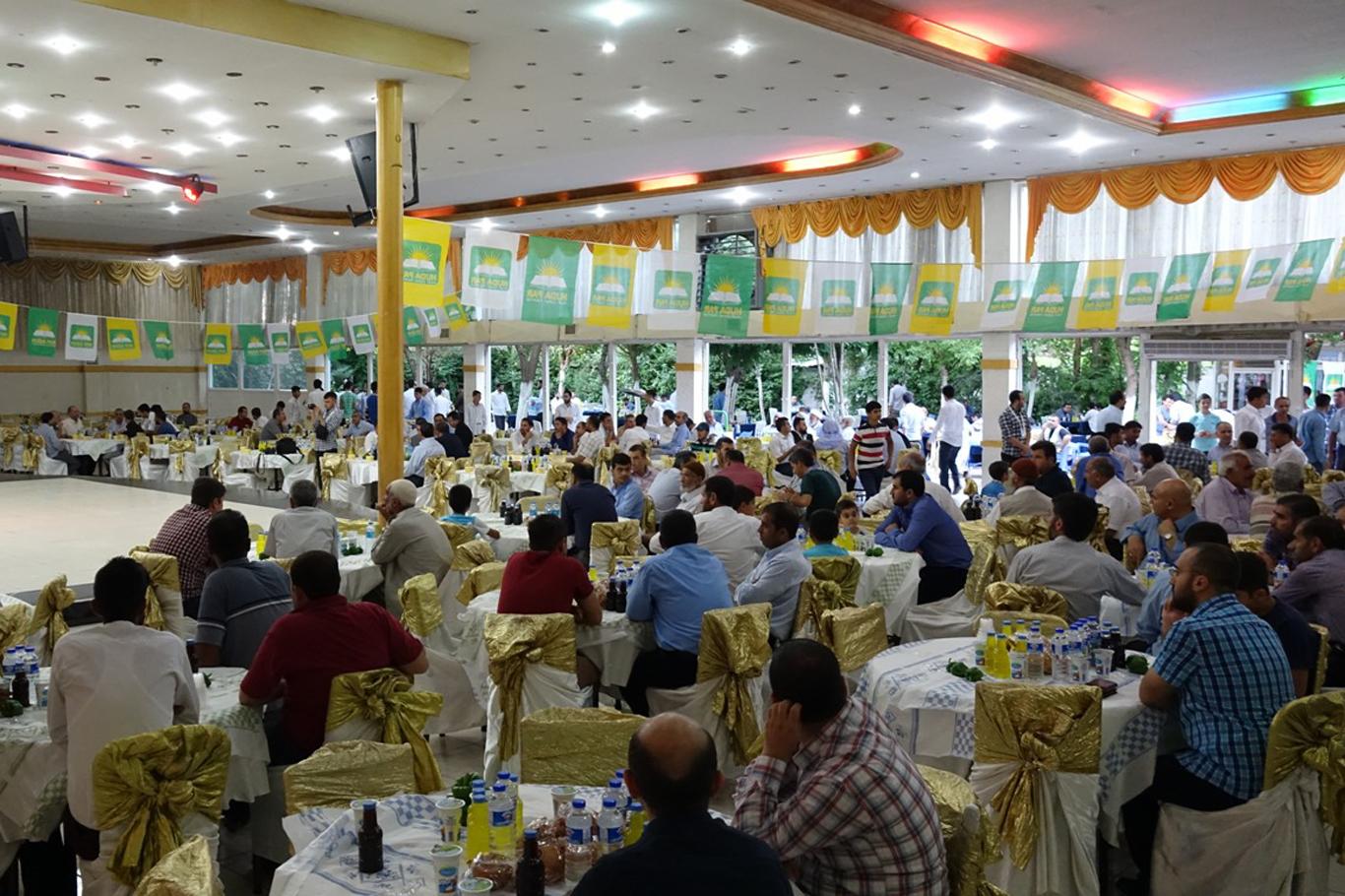 HÜDA PAR Gaziantep il teşkilatından iftar programı HÜDA PAR Gaziantep il teşkilatından iftar programı